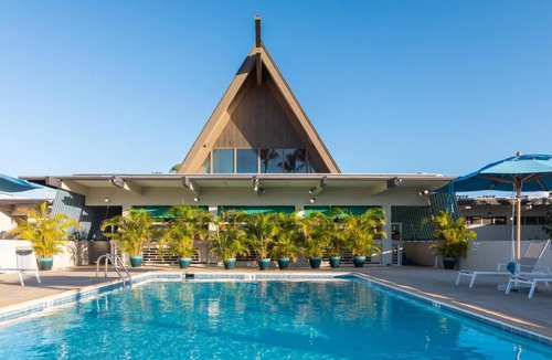 Kahului Hotel | Maui Beach Hotel