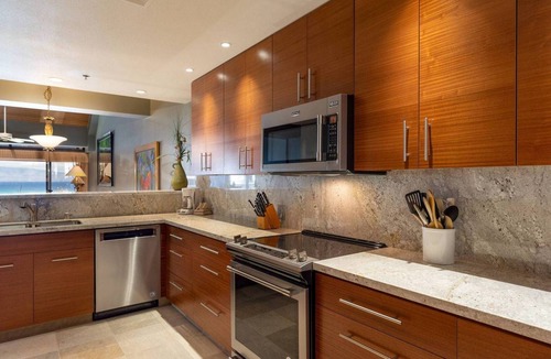 Kahana Resort | Maui Lahaina Condo Large 3 Bedroom
