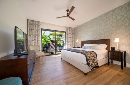 Honokowai Hotel | Maui Magic: Short Drive to Kaanapali Beach. Onsite Pool w/Water Slides, Parking