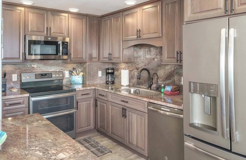 Kihei Condo | Maui Parkshore 410 - Modern Renovation & Stunning Ocean Views, Kamaole III Beach