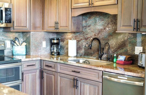 Kihei Condo | Maui Parkshore 410 - Modern Renovation & Stunning Ocean Views, Kamaole III Beach