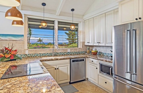Kaanapali Cottage | Maui Sunset Cottage in Kaanapali with Ocean Views!