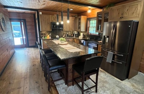 Altmar Cabin | Meadow Ridge Lodge & Apartment for Large Groups