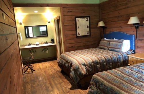 Eucha Apartment | Meadows Lodge Room 9