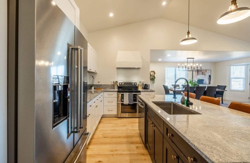 Sandy House | Meeting Place | Hot Tub, Theater Room, Mini Golf, Foosball