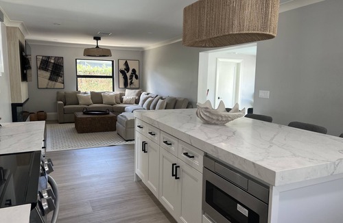 Naples Park Cottage | Meg’s Beach Cottage- Walk/Bike to Vanderbilt Beach. Heated Pool/Pool Table