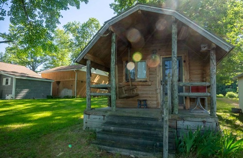 Bradford Cottage | Memory Island on Lamoka