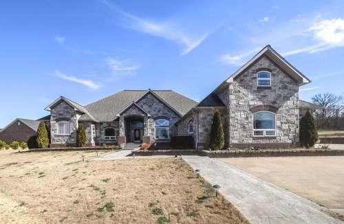 Siloam Springs House | Merion Ct. Manor Family Stay at Dawn Hill/City Lake Park