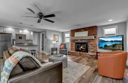 Clarence Apartment | Meticulous Main St. Ranch 2 Bedroom Luxury Apt. Rear Unit