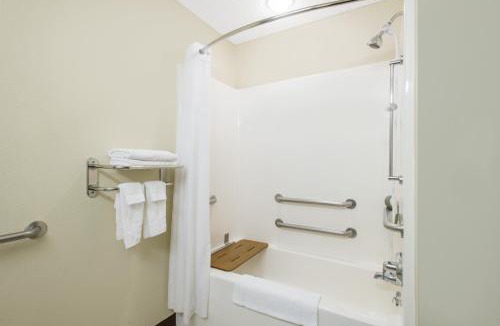 Seneca Falls Hotel | Microtel Inn & Suites by Wyndham