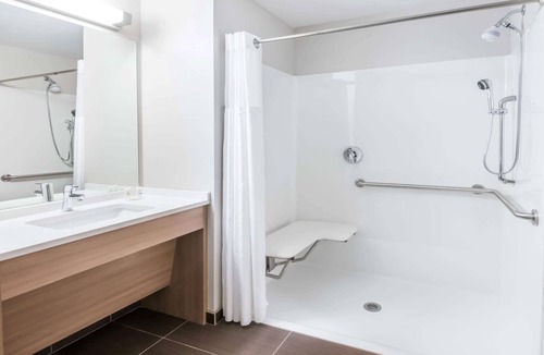 Warsaw Hotel | Microtel Inn & Suites by Wyndham Warsaw