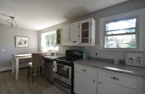 Topsham House | Mid-Coast 3BR Private Home with All Fenced in Backyard