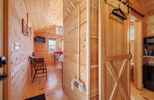Sandy Point Cabin | Mid-Coast Maine cabin less than an hour from Acadia NP! New Sauna! Cabin #3 Pine