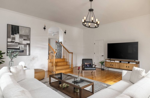 Callicoon House | Midnight Meadow - Light & Airy Cabinnn