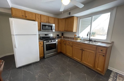 Erie Apartment | Millcreek Apt Close to the Lake