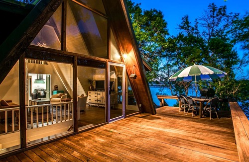 Lake Worth Cabin | Miller's Cozy Lakeside Cabin - Lake Worth!