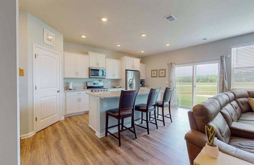 Frankford House | Millville by the Sea townhome with clubhouse, pools & wellness center access