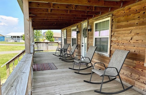 Cleora Cabin | Mini-Lodge at Grand Lake, OK
