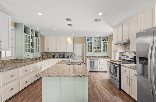 Bay Area House | Mins to Ocean Drive, Bayfront, Fam Friendly, Quiet