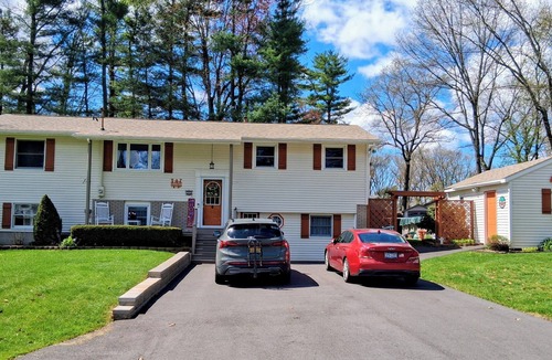 Geyser Crest Apartment | Minutes to SPAC and Historic Race Track with Pool