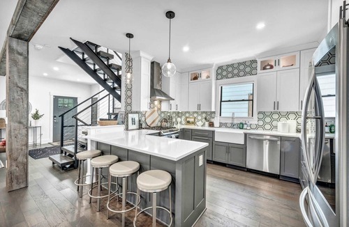 Detroit - Shoreway House | Miracle on 54th - Hot Tub, Sauna, and Pickleball