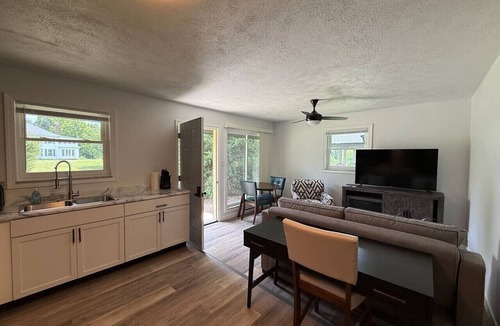 Plainfield Apartment | Modern 1 Bed Gem on Main St
