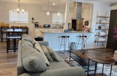 Bay Area House | Modern. 2 Master Suites. Near Dtown & Bay - Corporate Vacation
