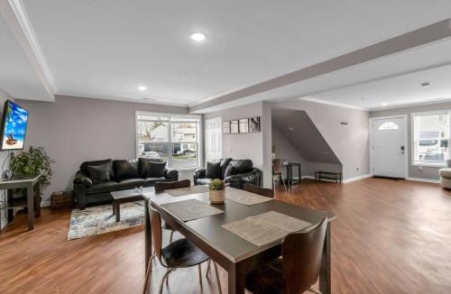 Amherst Apartment | Modern 3 Bedroom, 3 Bath First-Floor Stay