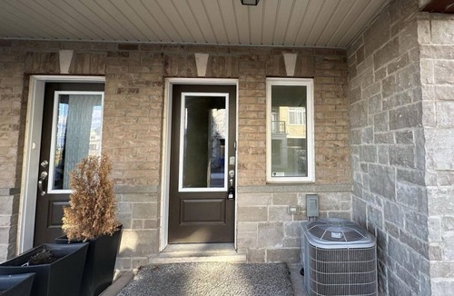 Stoney Creek House | Modern 3BR/2.5 Bath House Minutes to Niagara Falls