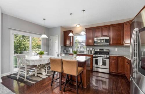 Northeast Columbus House | Modern 4BR Columbus Home Near Airport