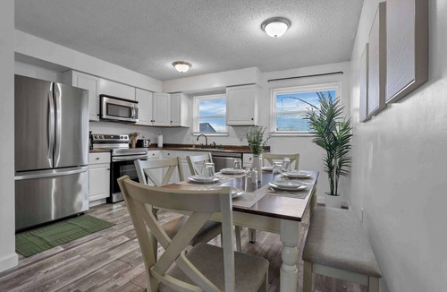 Columbus House | Modern 4BR Retreat Fenced Yard Near Easton
