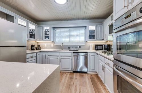 Dallas House | Modern 5BR w/Pool, Cinema & Game Room