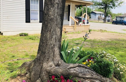 Tahlequah House | Modern bungalow in the heart of downtown Tahlequah