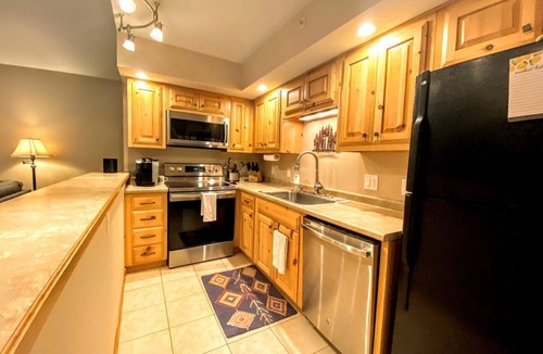 Carroll Cabin | Modern Cabin Rental Perfect for a Luxury Ski Vacation near Mount Washington