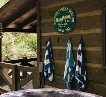 Dial House | Modern Cabin with Luxury Gym, Firepit + Game Room!