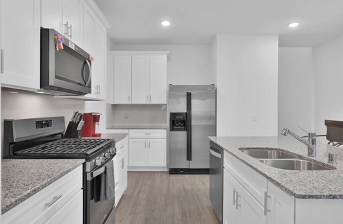 Conroe House | Modern Central 5 Bdrm Home W/Fenced Backyard