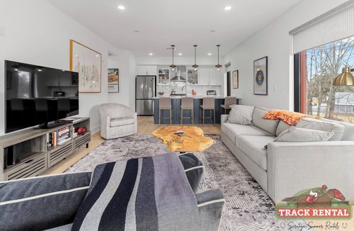 Saratoga Springs Condo | Modern condo in the heart of Saratoga Springs.