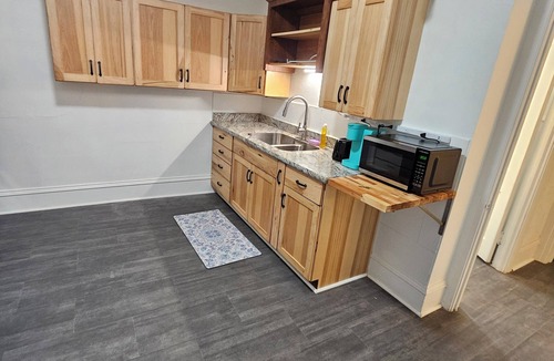 Franklin Apartment | Modern Franklin Apartment Near Historic Downtown