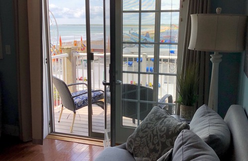 Old Orchard Beach Condo | *Modern*GRAND VICTORIAN*OCEAN VIEW*FAMOUS PIER *3 BEDRM*UNIT 510