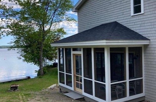 Dedham Cottage | Modern lakefront ADA accessible 4BR, 3.5 BA house
