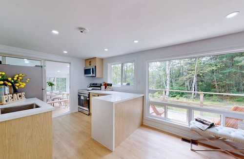 Kearney Cottage | Modern Lakefront Escape In Muskoka
