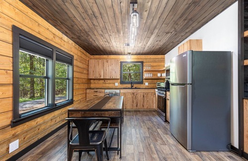 Eucha House | Modern Log Cabin - Boat Ramp & Rock Crawl nearby