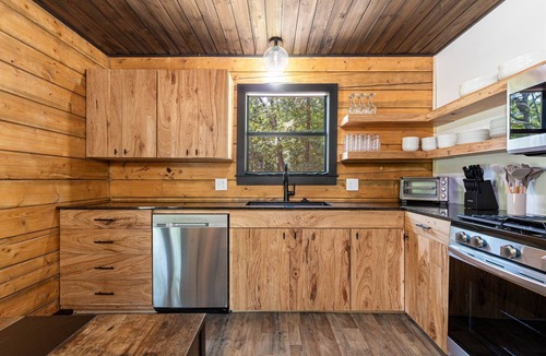 Eucha House | Modern Log Cabin - Boat Ramp & Rock Crawl nearby