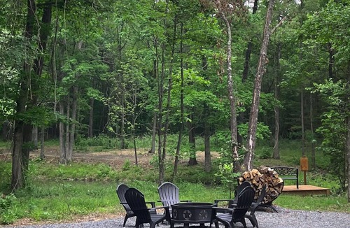 Broken Bow Cabin | Modern Luxe has everything HUGE deck, jacuzzi, glam outdoor fireplace and pond!