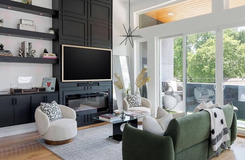 Cedar Crest House | Modern Luxury Art Themed Getaway