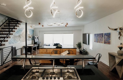 Deep Ellum Condo | Modern Luxury Loft with Stunning Dallas Views