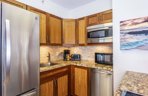 Kahana Condo | Modern Luxury OCEAN FRONT condo with Lanai & Molokai Views!-Royal Kahana 409