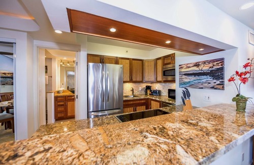 Kahana Condo | Modern Luxury OCEAN FRONT condo with Lanai & Molokai Views!-Royal Kahana 409