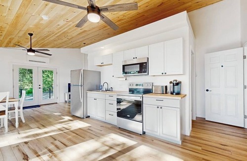 Sandy Point Cabin | Modern Maine cottage with river views, deck, and a convenient washer/dryer