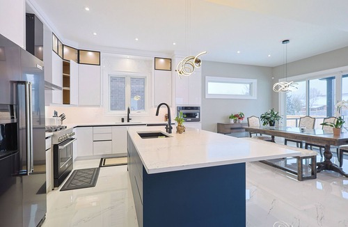 Niagara Falls Villa | Modern Masterpiece 6 Bedroom Villa in Niagara Falls